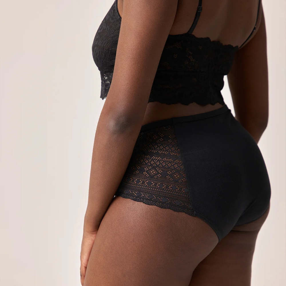 High Waist Hipster Panties mit Spitze aus Bio-Baumwolle Schwarz