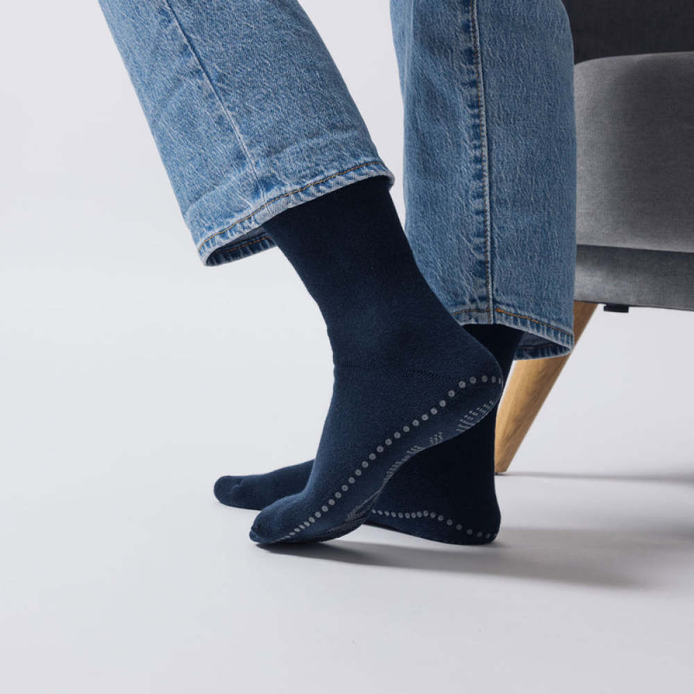Anti-Rutsch Socken aus Bio-Baumwolle Schwarz (SNOCKS)