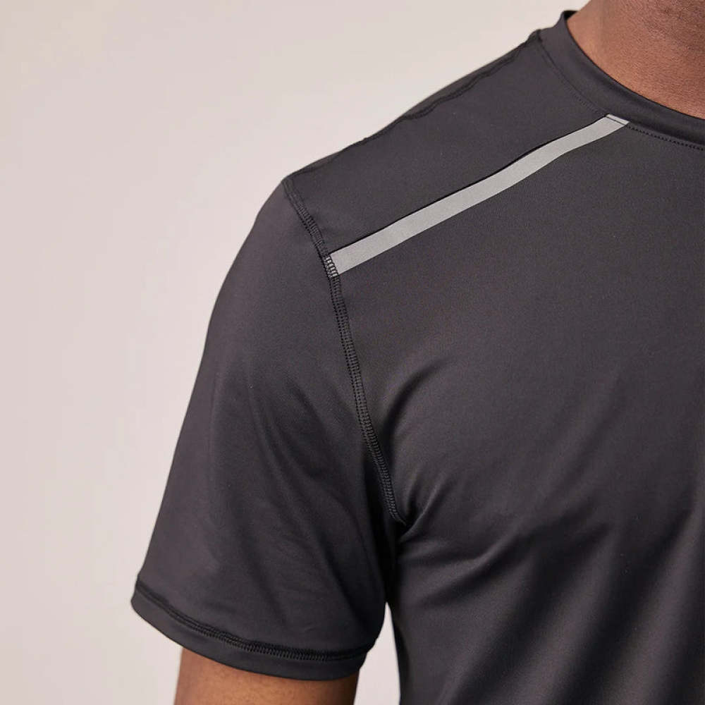 Trainingsshirt mit Reflexstreifen Herren aus recyceltem Polyamid Schwarz