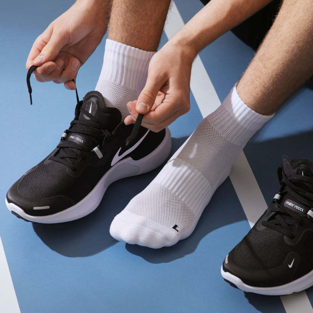 Mittelhohe Laufsocken Herren & Damen Schwarz-Weiß