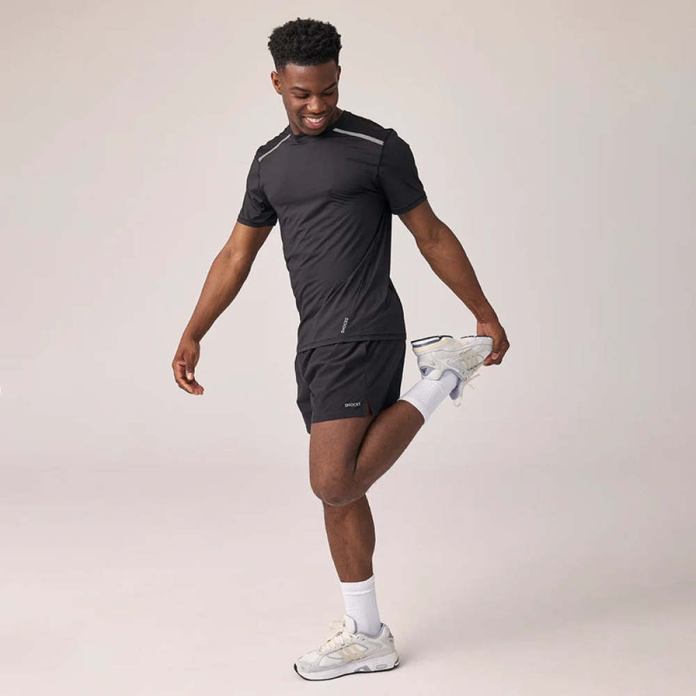 Trainingsshirt mit Reflexstreifen Herren aus recyceltem Polyamid Schwarz