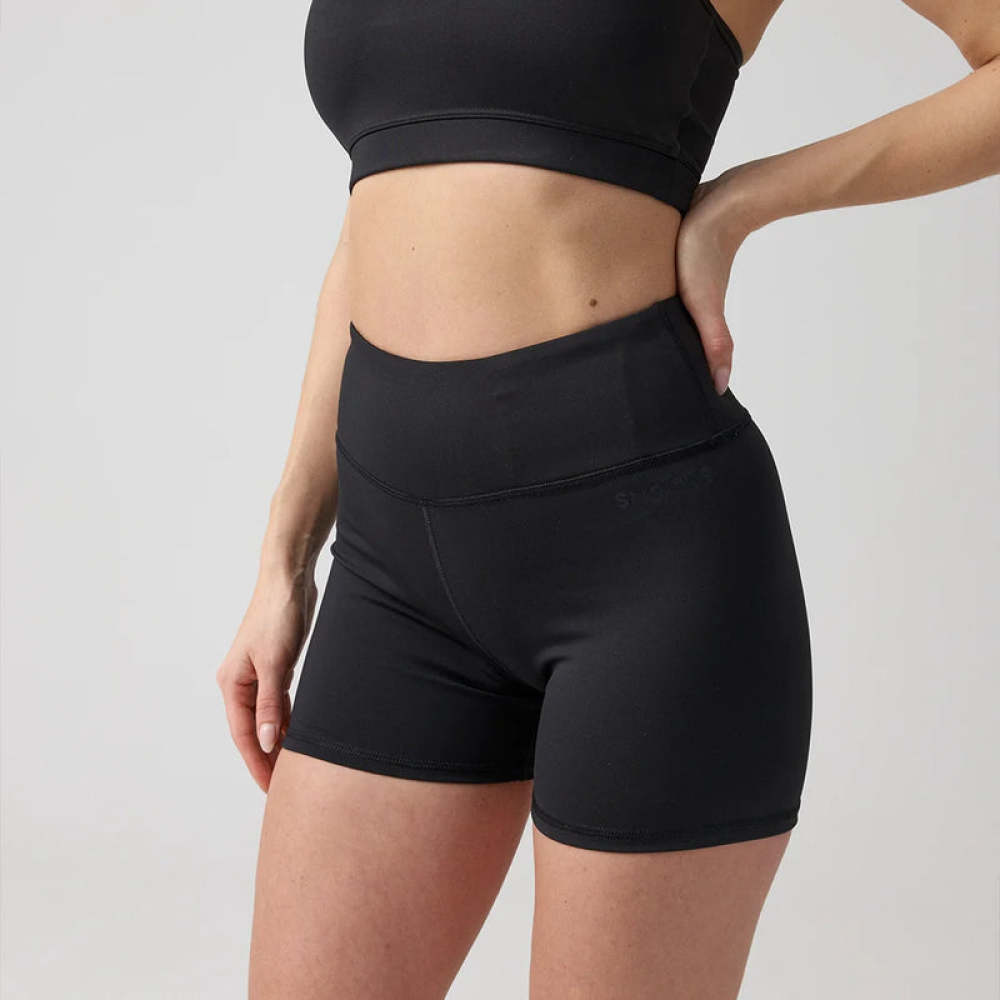 Sport Hot Pants aus recyceltem Polyester Schwarz