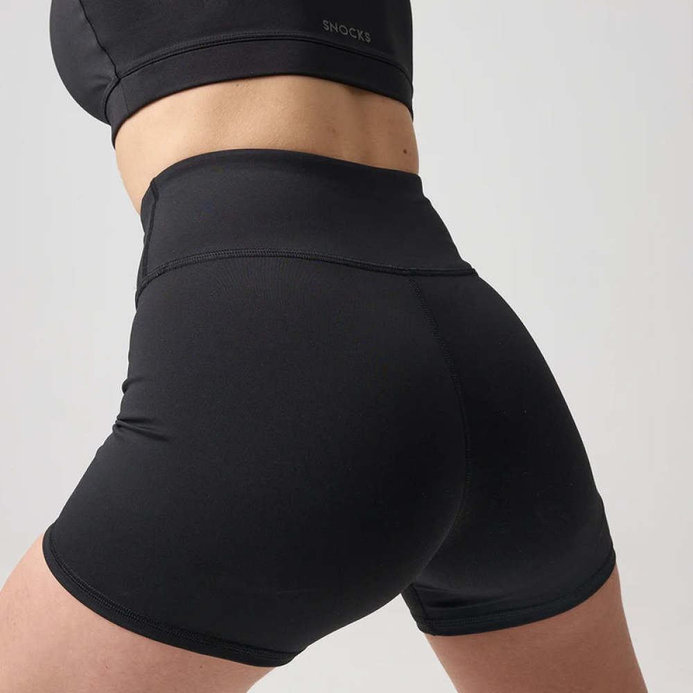 Sport Hot Pants aus recyceltem Polyester Schwarz