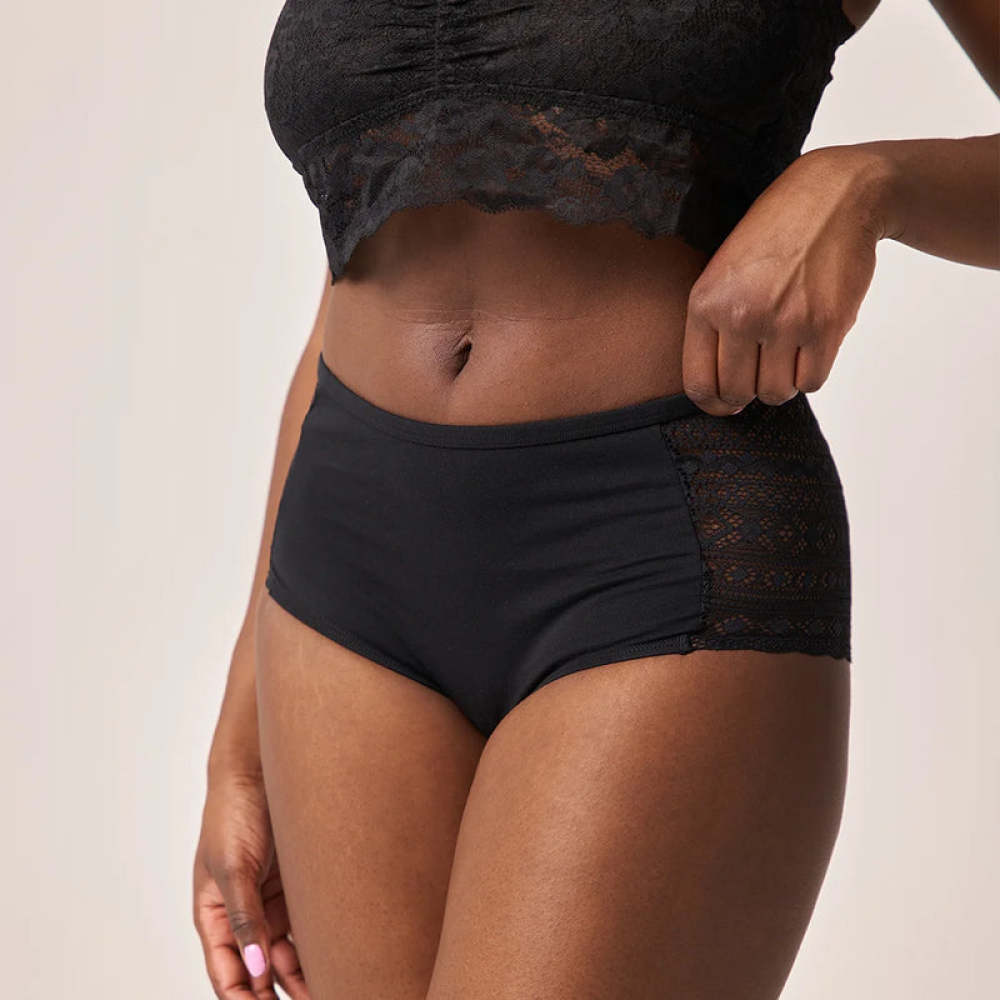 High Waist Hipster Panties mit Spitze aus Bio-Baumwolle Schwarz