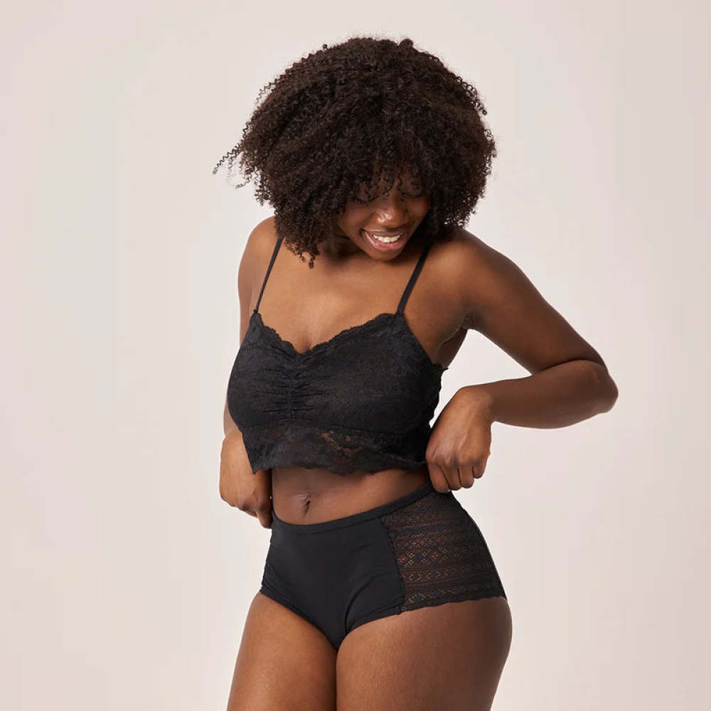 High Waist Hipster Panties mit Spitze aus Bio-Baumwolle Schwarz